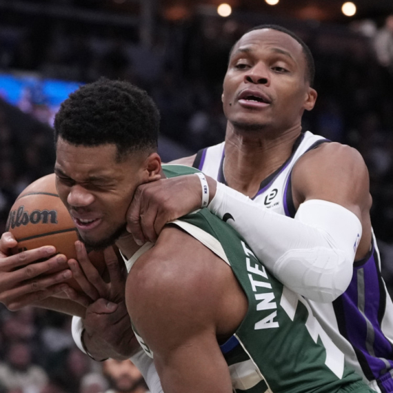 "Osakaćeni" Pejsersi šokirali Voriorse, Janis na kolenima protiv Vestbruka VIDEO