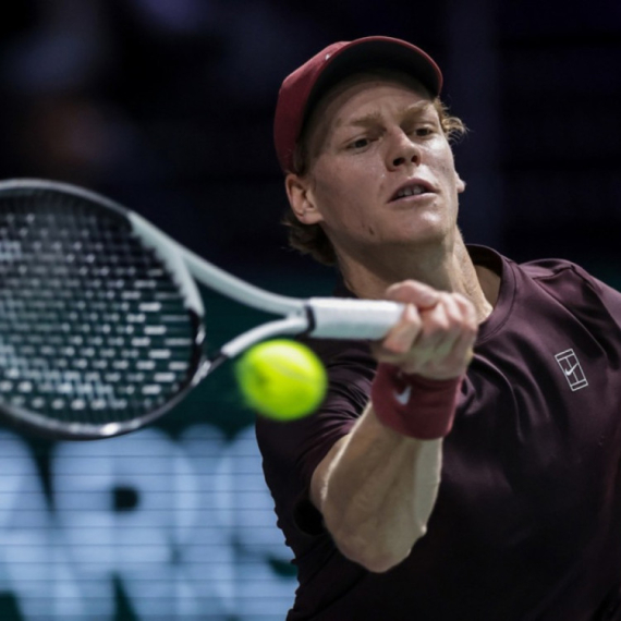 Siner osvojio Pariz i vratio se na prvo mesto!