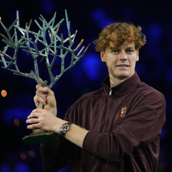 Prve reči Sinera po povratku na svetski tron