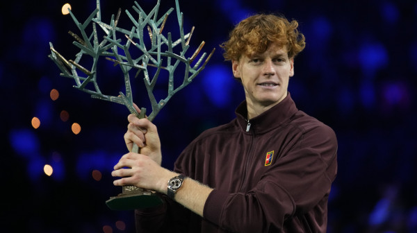 Prve reči Sinera po povratku na svetski tron