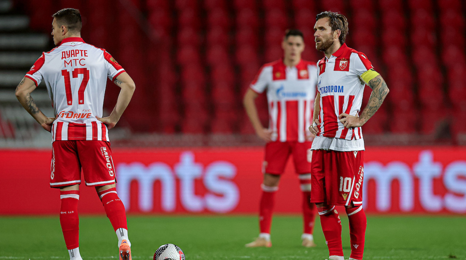 Zvezda opet razočarala – Radnik odneo bod sa prazne "Marakane"! VIDEO