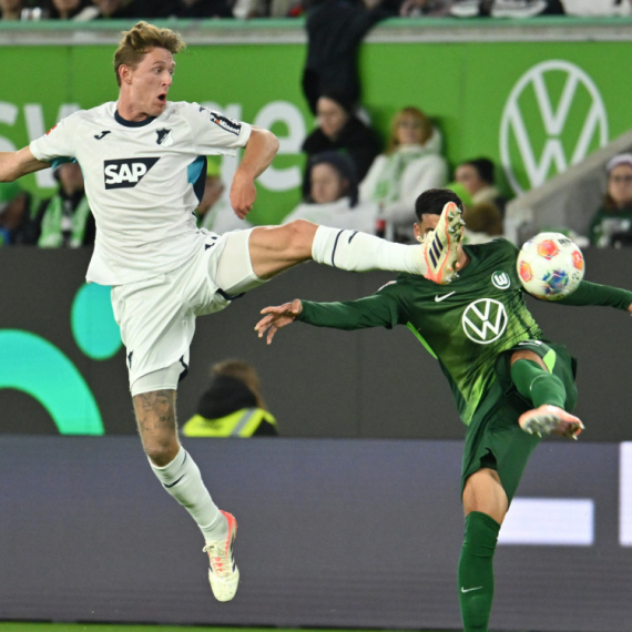 Burger umirio "vukove"