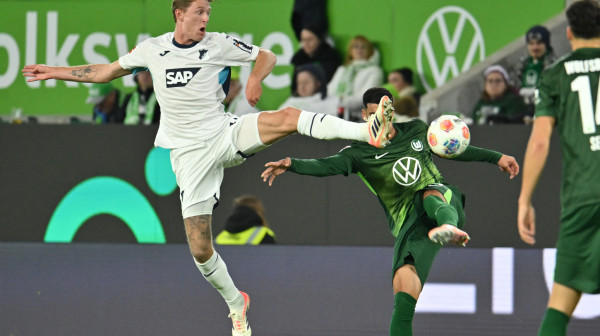 Burger umirio "vukove"