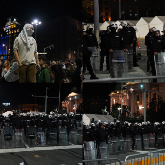 Neredi ispred Skupštine; Policija sprečila upad; Jaki topovski udari; Blokaderi zapalili šator FOTO/VIDEO