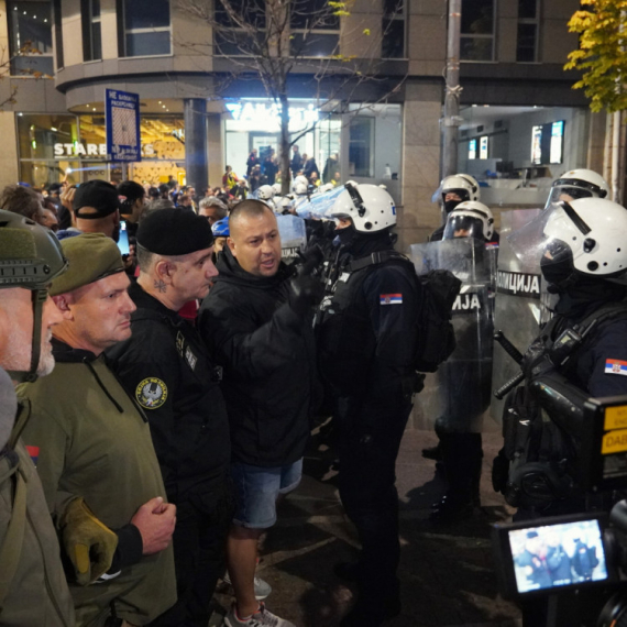 Okupljeni građani odgovorili na napad na Ćacilend – poslali poruku blokaderima; Snimak koji sve govori VIDEO