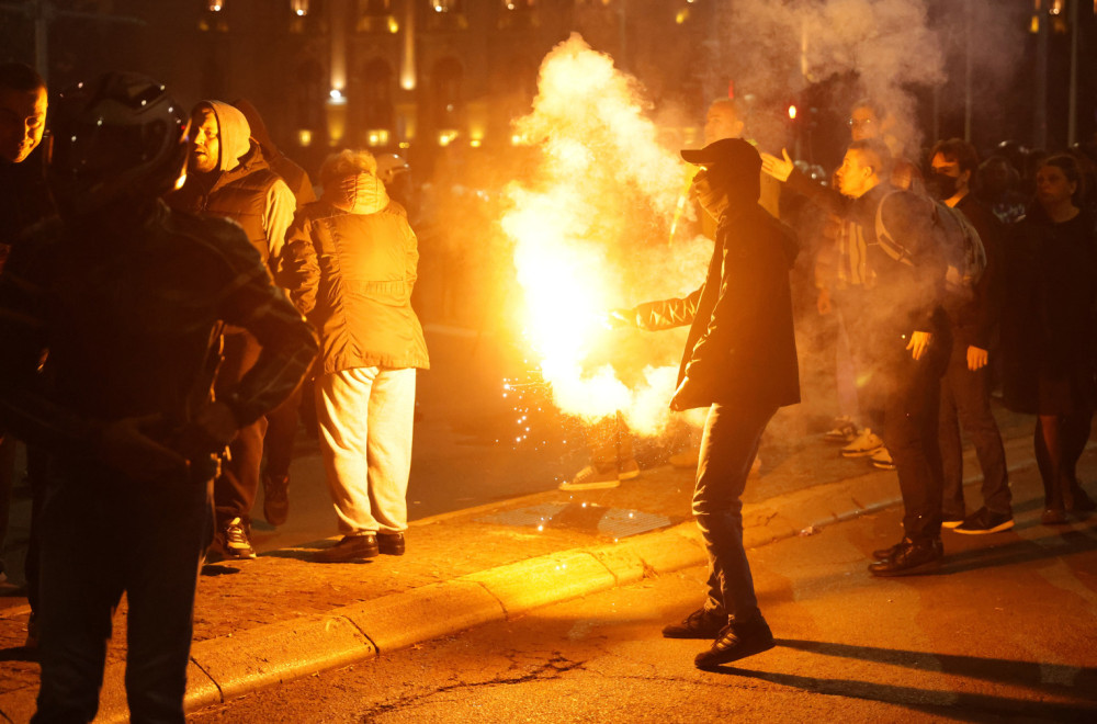 "Nastavljaju da lažu, da sipaju mržnju"; Brnabić o napadu blokaderke na policajca: Kada ćete da se zaustavite?