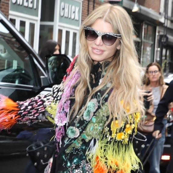 "Alkohol je blokirao moje snove, nisam mogla da obučem decu, sramota me je..." FOTO