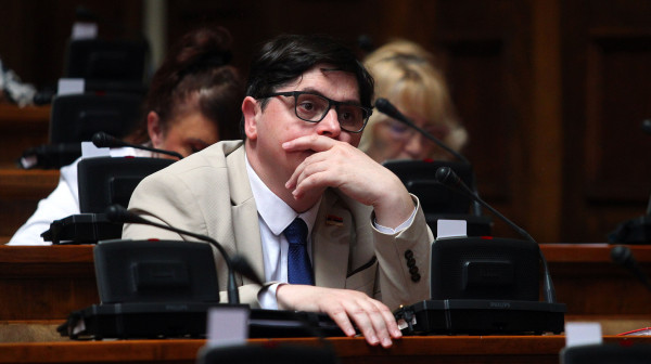 Mrdić: Čolak nastavlja da deli dokumenta iz istrage novinarima, po savetu Nenadića prešla na "Telegram"