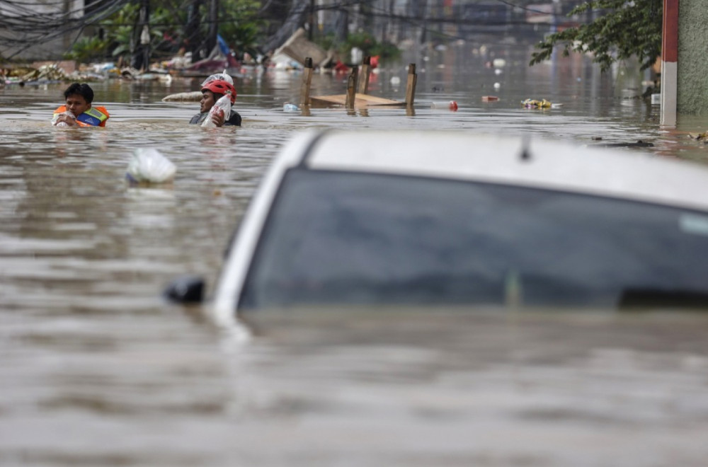 Indonezija: Voda odnela 13 dece; Nije im bilo spasa
