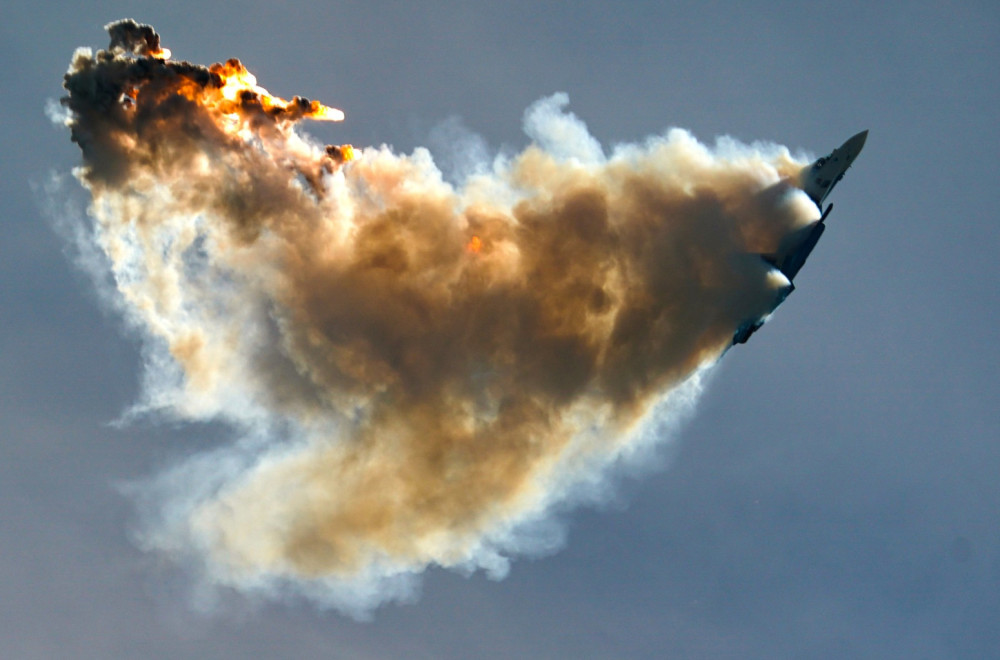 Srušio se vojni avion FOTO