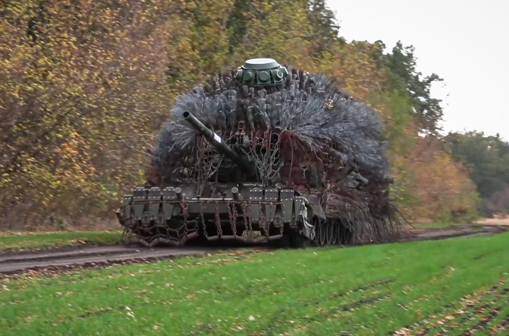 The apocalypse has arrived; "Mad Max" is on the front lines PHOTO/VIDEO