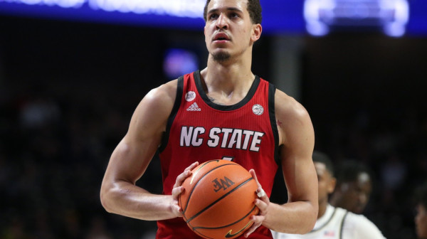 Skandal: Amerikanac udario navijača u glavu VIDEO