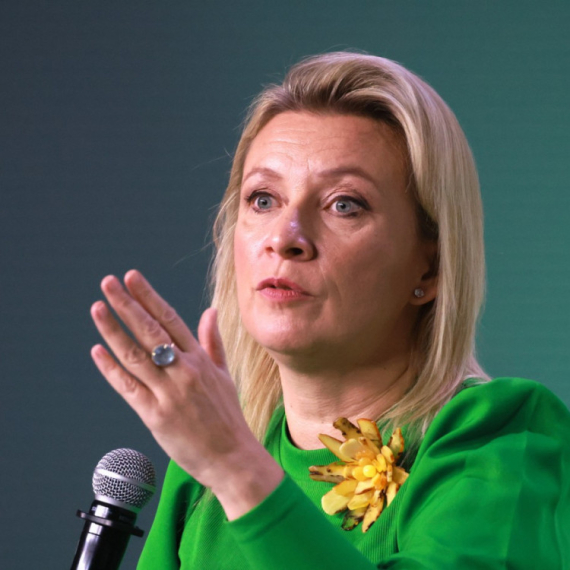 Zaharova: Dokle god finansira Kijev, Italija će se urušavati