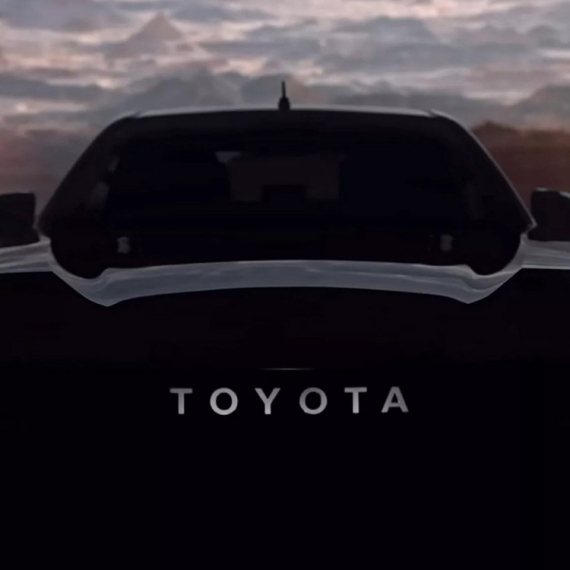 Nova Toyota Hilux otkriva svoje lice – stiže još moćniji i moderniji pikap VIDEO