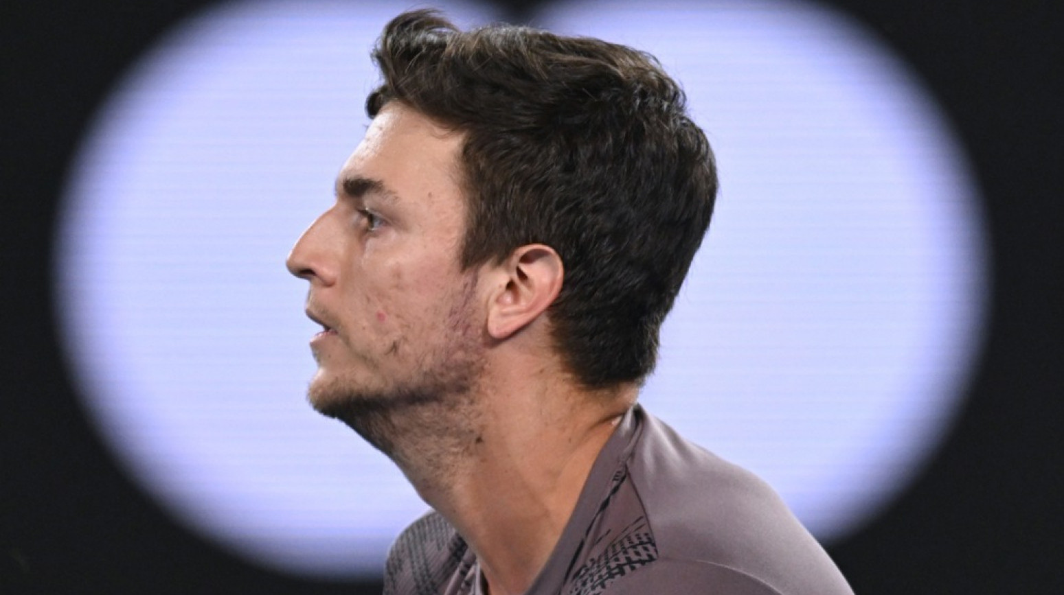 Nestvarna scena u Atini – epska greška "slepog" sudije, Kecmanović se pravi "lud" VIDEO