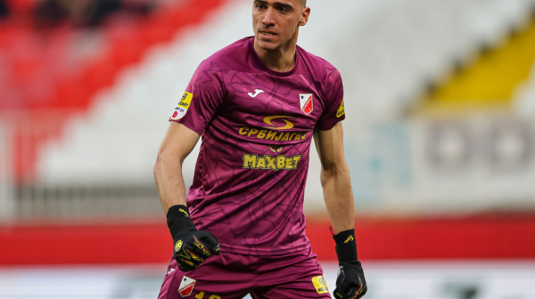 Golman Vojvodine bi mogao da zameni Zidana