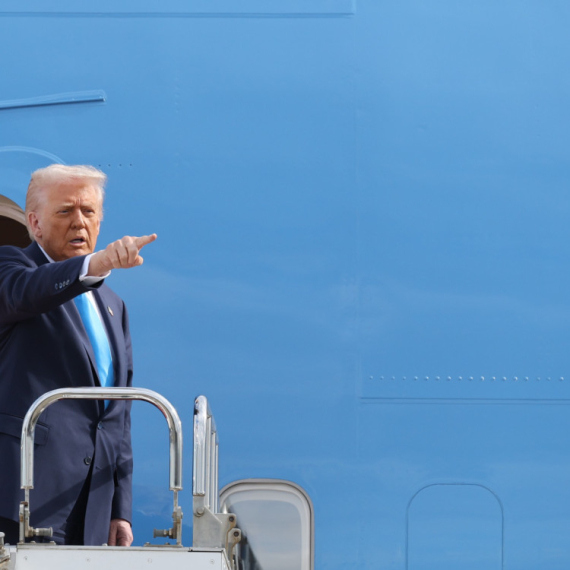 SAD se spremaju za rat; Tramp razmatra vojne opcije