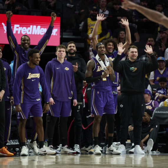 Lejkersi mogu i bez Rivsa i Dončića – Hjustonova serija ne zna da stane