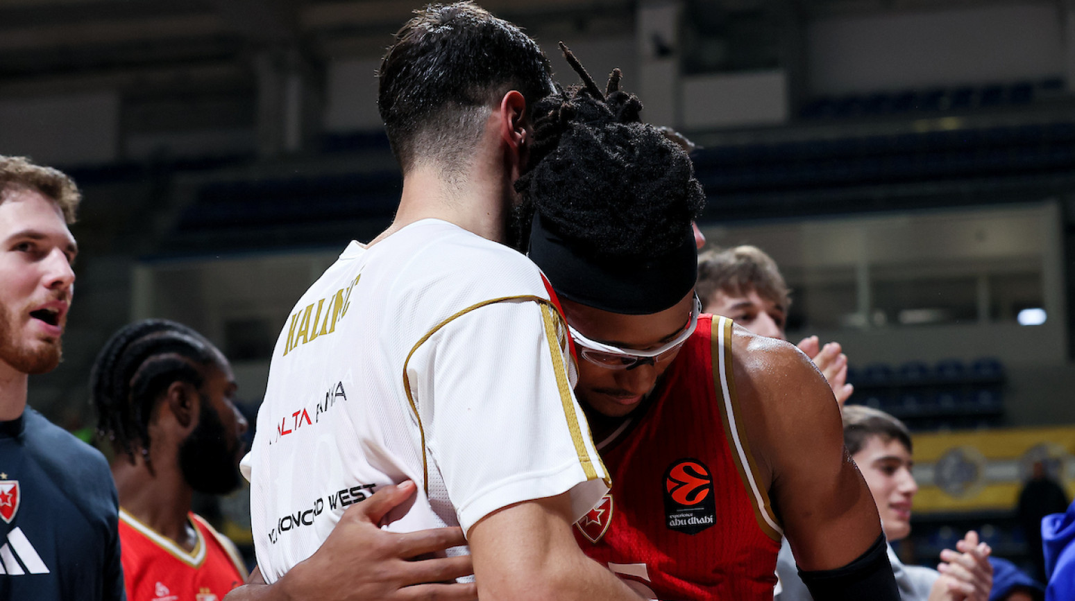 Dubai uz "stotku" prekinuo niz Zvezde – brinu povrede Monekea i Izundua