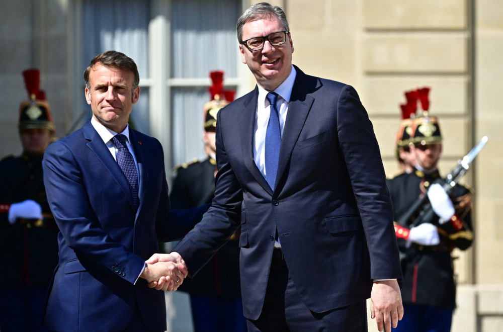 Đurić: U narednih desetak dana očekuje se sastanak Vučića i Makrona