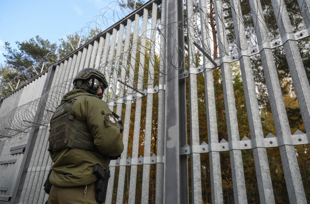 Granice pod alarmom; Kijev pod udarom, Poljska u pripravnosti