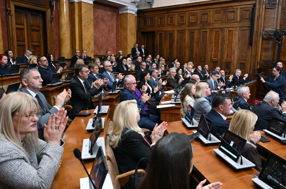 Završena današnja sednica, nastavak u ponedeljak; Usvojen leks specijalis o zgradi Generalštaba VIDEO