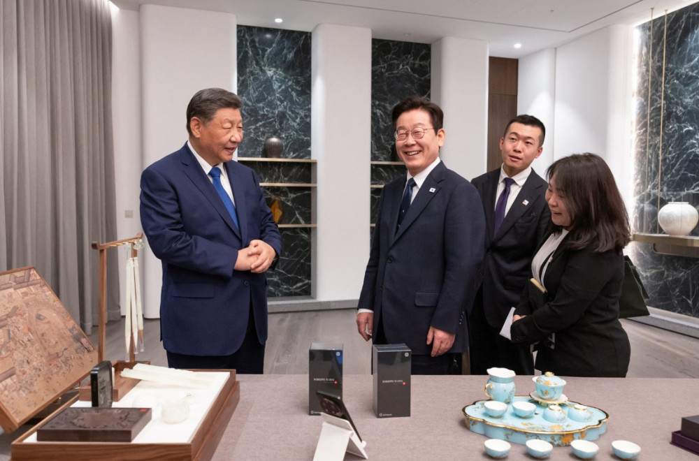 Si se našalio sa južnokorejskim predsednikom: Proverite da nema špijunskog softvera VIDEO