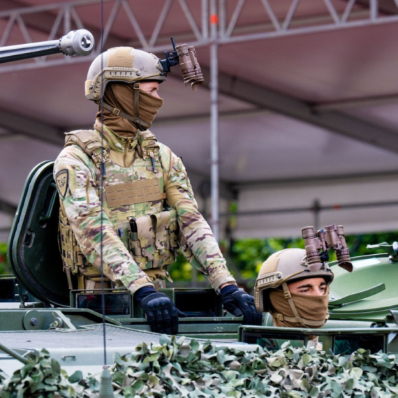 Vojsci izdato naređenje: Oborite ih