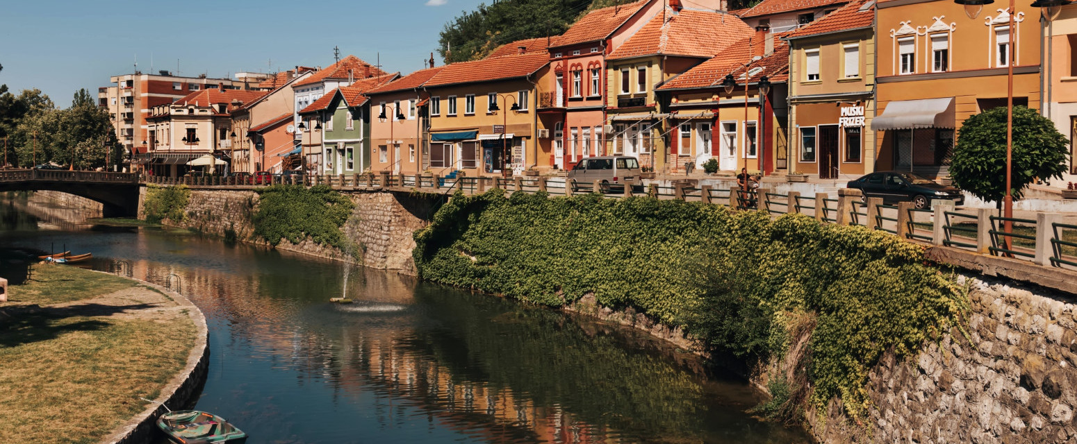Ovaj grad zovu "Srpska Venecija", a svi su ga apsolutno zaboravili: Leži na tri reke FOTO