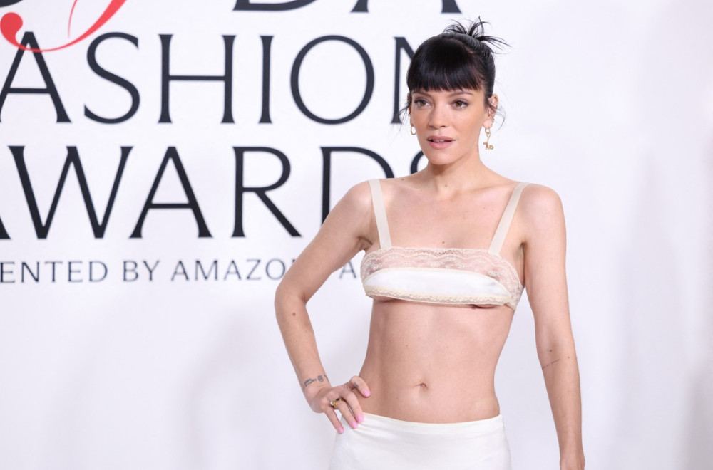 Lili Alen šokirala na promociji albuma: Gostima poklonila igračku za odrasle – oni oduševljeni FOTO