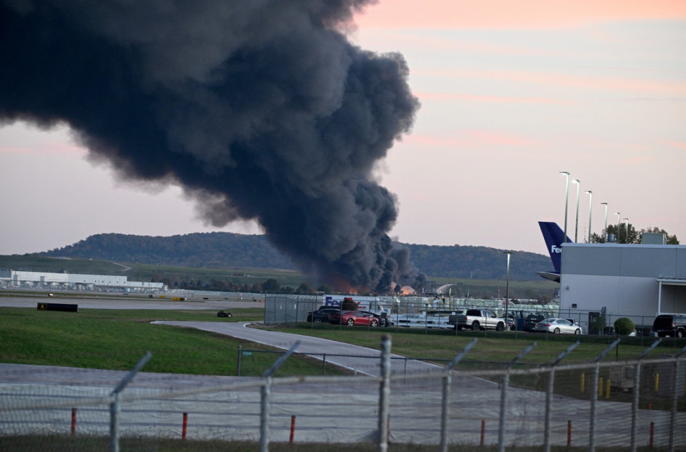 Drama u Majamiju: Srušio se Amazonov teretni avion VIDEO