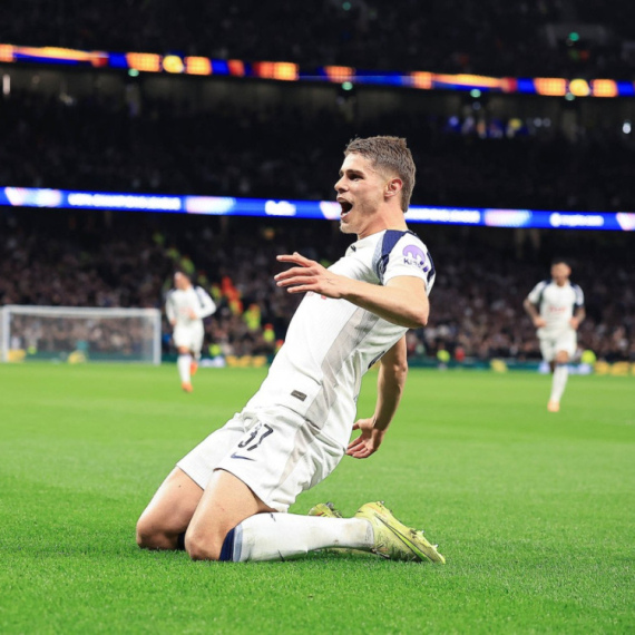 Da li je to Ronaldo? Ili je Mesi? Ne, to je Miki! VIDEO