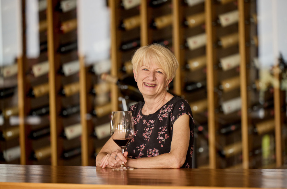 Ona zna sve o vinu i nema dlake na jeziku, a sada priprema knjigu o Srbiji