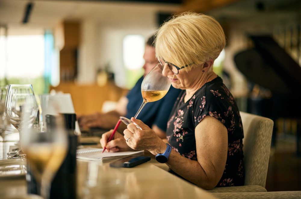 Ona zna sve o vinu i nema dlake na jeziku, a sada priprema knjigu o Srbiji