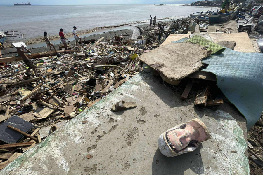 Typhoon wreaks havoc: At least 140 dead; State of national disaster declared PHOTO/VIDEO