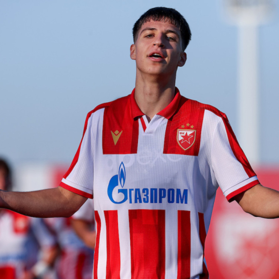 Pričaće se o Dimitriju Šariću: Lob sa skoro pola terena, pa "lepotica" za prolaz Zvezde VIDEO