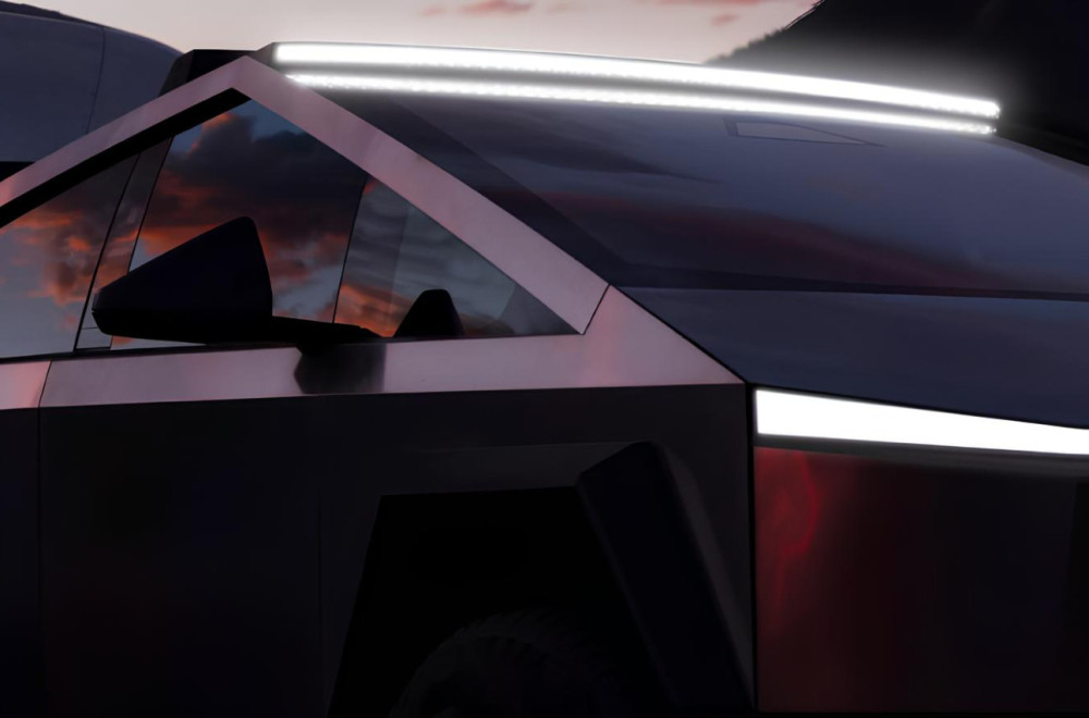 Teslina glavobolja se nastavlja: Vlasnicima Cybertrucka sada otpada deo sa krova