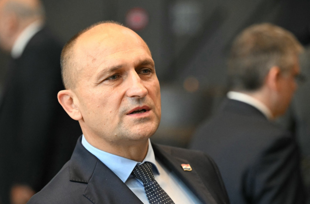 Anušić: Pustite "za dom spremni" tamo gde mu je mesto, u muzeje, u vražju mater