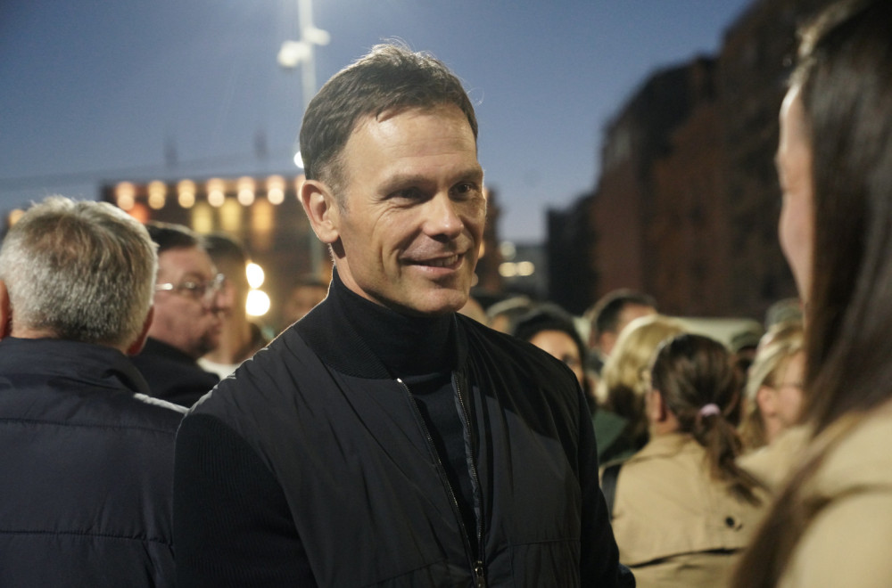 Mali dočekao Srbe sa KiM; "Mi se ne stidimo ni srpskih pesama, a ni Srbije, već smo na nju ponosni" VIDEO