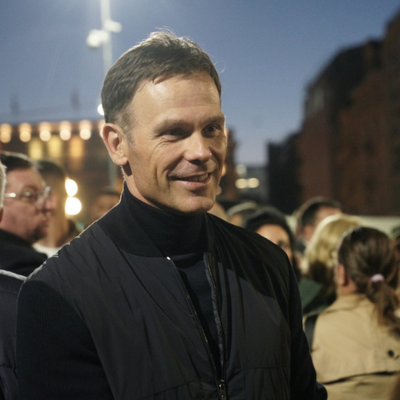 Mali dočekao Srbe sa KiM; "Mi se ne stidimo ni srpskih pesama, a ni Srbije, već smo na nju ponosni" VIDEO