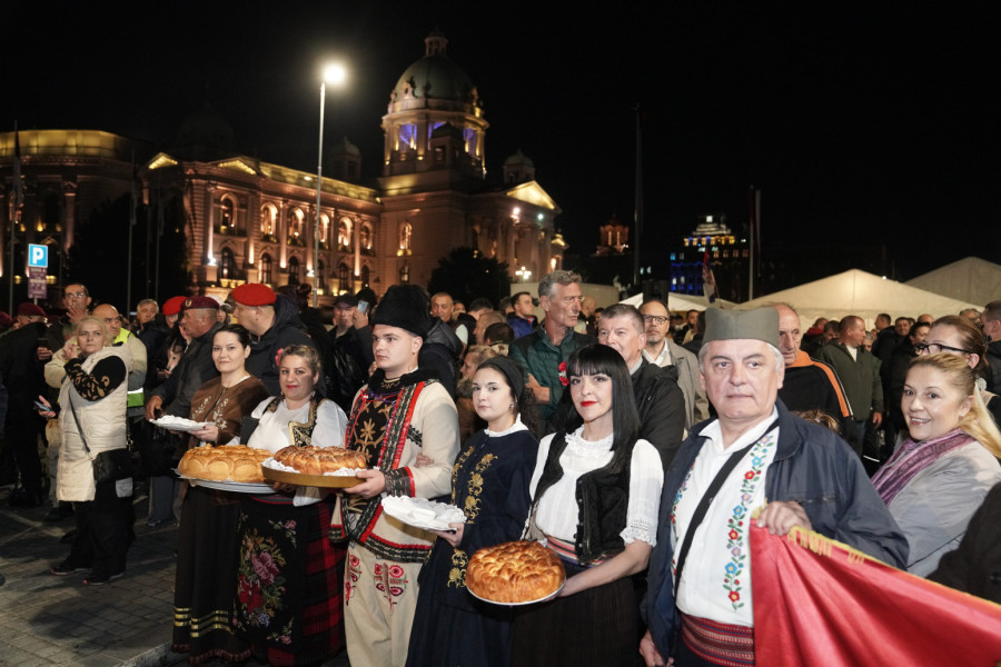 Veličanstven prizor u centru Beograda; Oglasio se Vučić: Ponosan na Srbiju FOTO