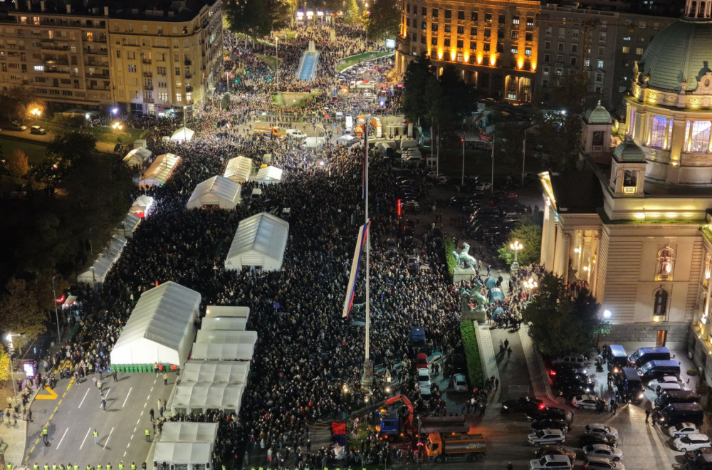 Veličanstven prizor u centru Beograda; Oglasio se Vučić: Ponosan na Srbiju FOTO