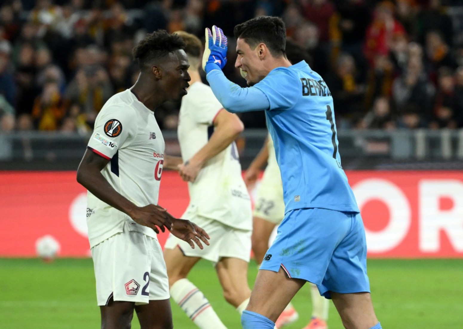 Zvezda saterana uza zid