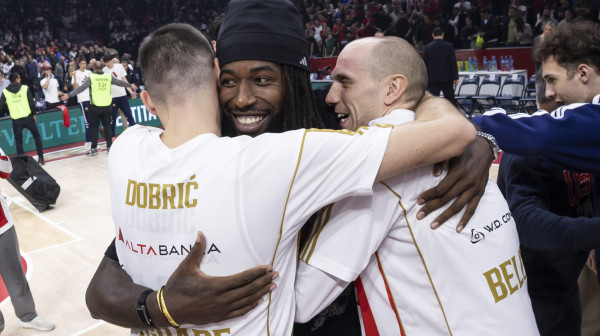 "Sačekuša" za Lesora ispred Arene VIDEO