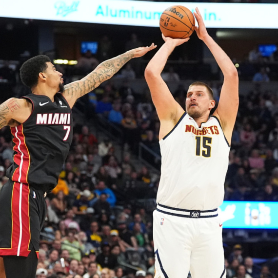 Monstruozan tripl-dabl Jokića VIDEO