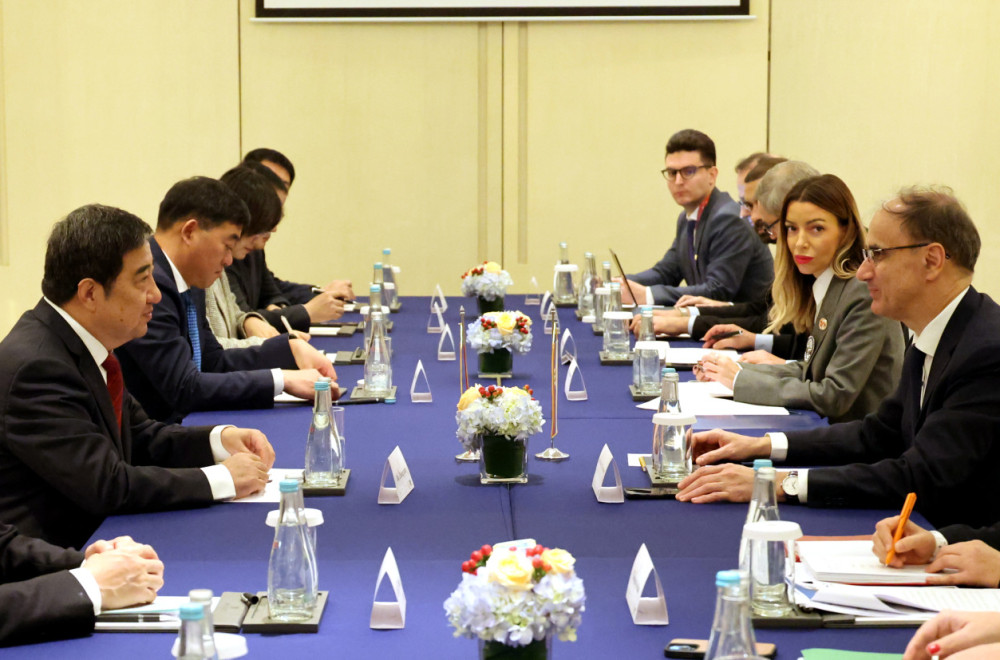 Mesarović razgovarala sa predsednikom fabrike automobila "Čeri" o mogućoj saradnji FOTO