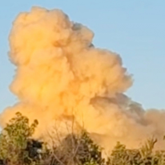 Eksplozija u fabrici: Curi amonijak, naređena hitna evakuacija FOTO/VIDEO