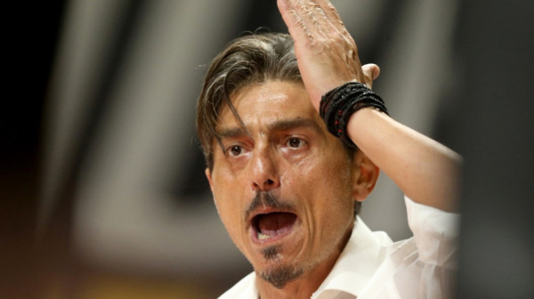 Oglasio se Janakopulos posle debakla od Zvezde FOTO