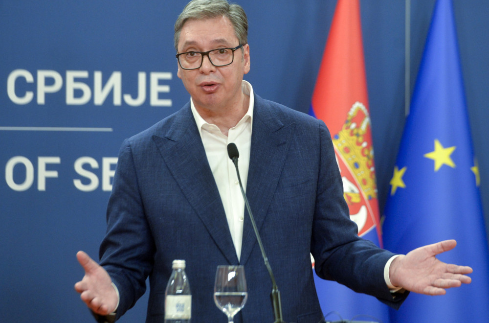 Vučić žestoko o sramnom skandiranju ispred Skupštine: Prevedite ono navijanje, to je vrhunac političke misli