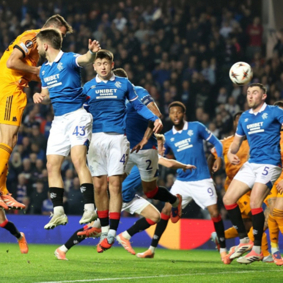 Lazetićev tim poklekao u finišu poluvremena – Rijeka ima prednosti – Roma sigurna